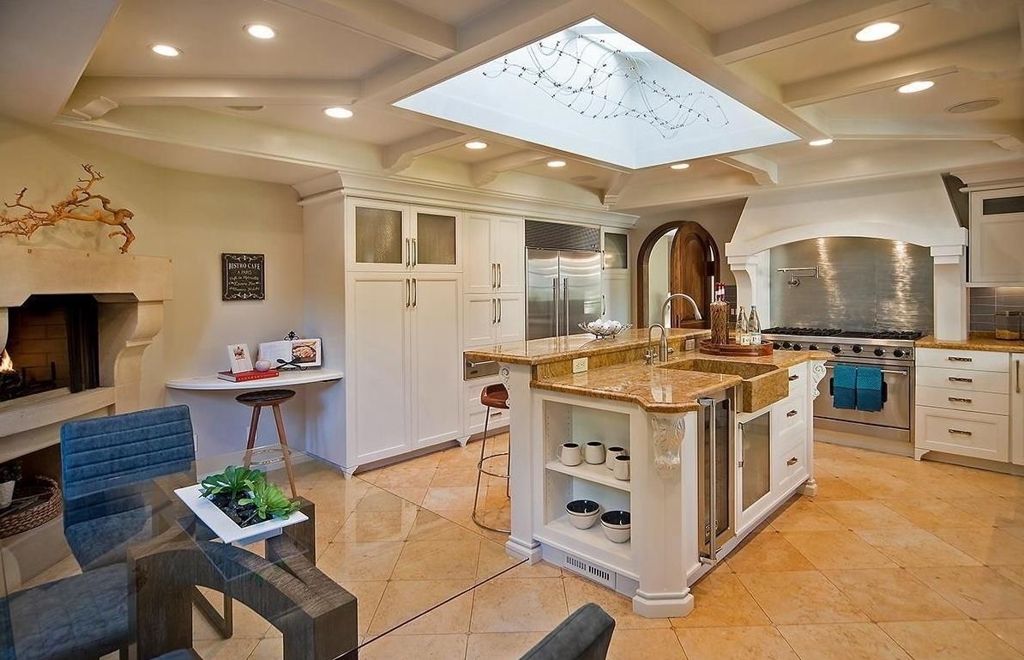 Image 10 of property listing at 20 Bayshore TER, Tiburon, CA 94920