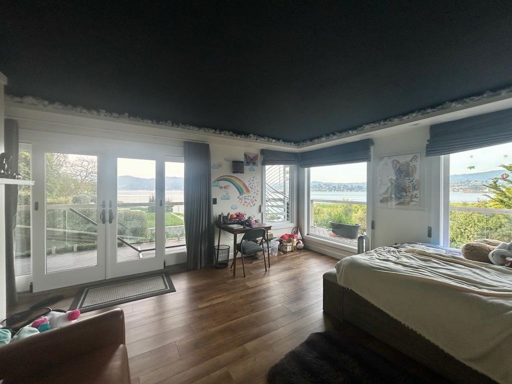 Image 12 of property listing at 20 Bayshore TER, Tiburon, CA 94920