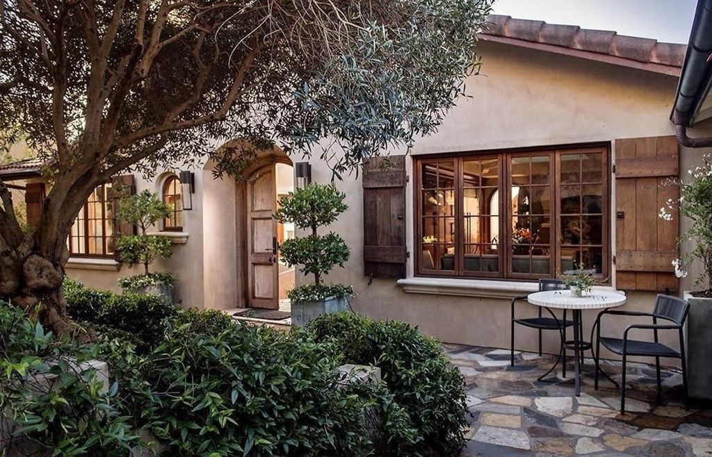 Image 7 of property listing at 20 Bayshore TER, Tiburon, CA 94920