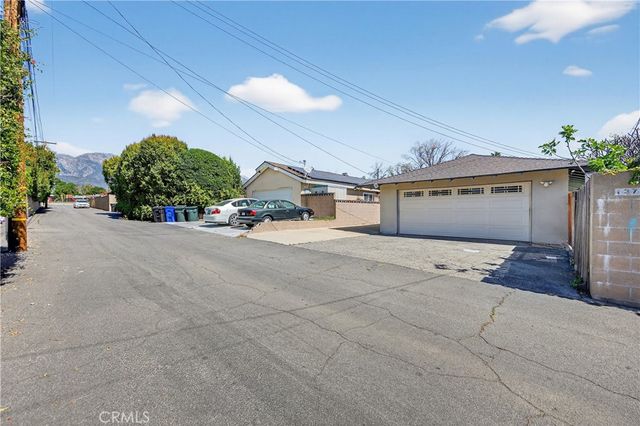 1377 N Shelley Avenue, Upland, CA 91786