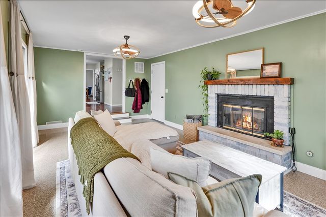 940 Orchard Court, Batavia, IL 60510