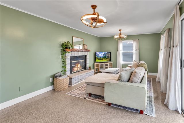 940 Orchard Court, Batavia, IL 60510