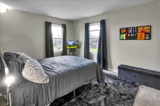 940 Orchard Court, Batavia, IL 60510