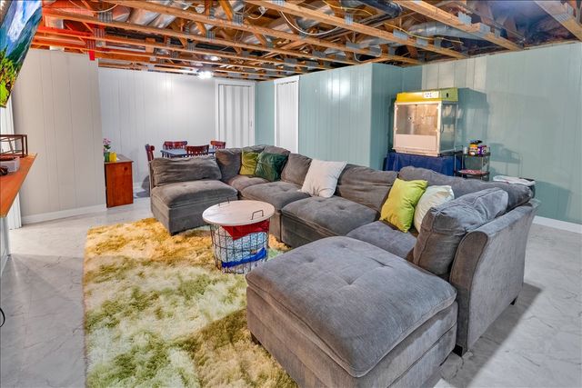 940 Orchard Court, Batavia, IL 60510