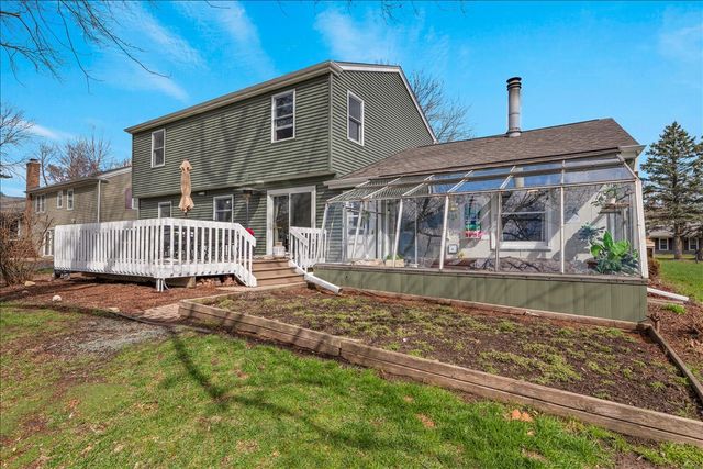 940 Orchard Court, Batavia, IL 60510