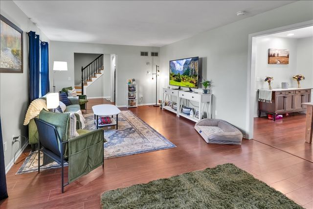 940 Orchard Court, Batavia, IL 60510