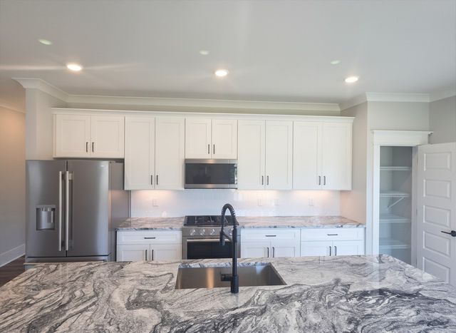 332 Springbrook Blvd, White House, TN 37188
