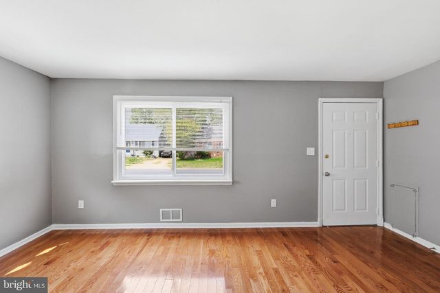2706 NEWGLEN AVE, District Heights, MD 20747