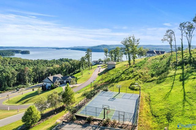 572 Reserve Drive, Guntersville, AL 35976