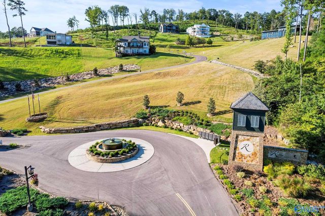 572 Reserve Drive, Guntersville, AL 35976