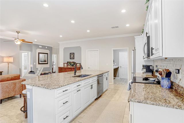 8235 WILDER LOOP, Lakeland, FL 33809