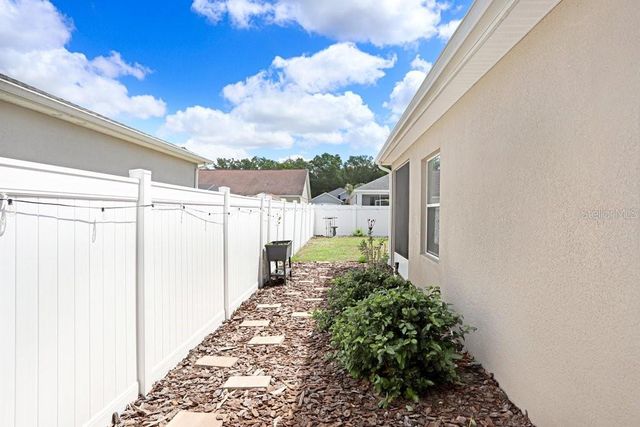 8235 WILDER LOOP, Lakeland, FL 33809