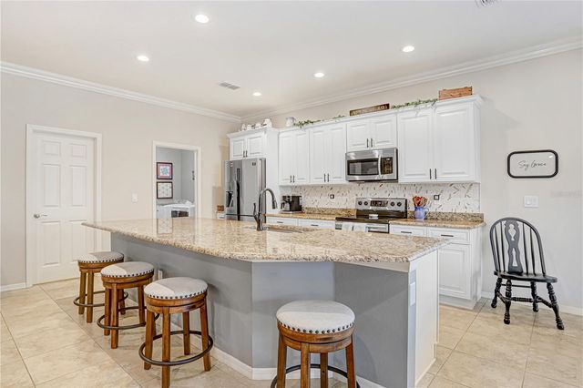 8235 WILDER LOOP, Lakeland, FL 33809