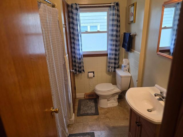 52 S Randall Avenue, Janesville, WI 53545