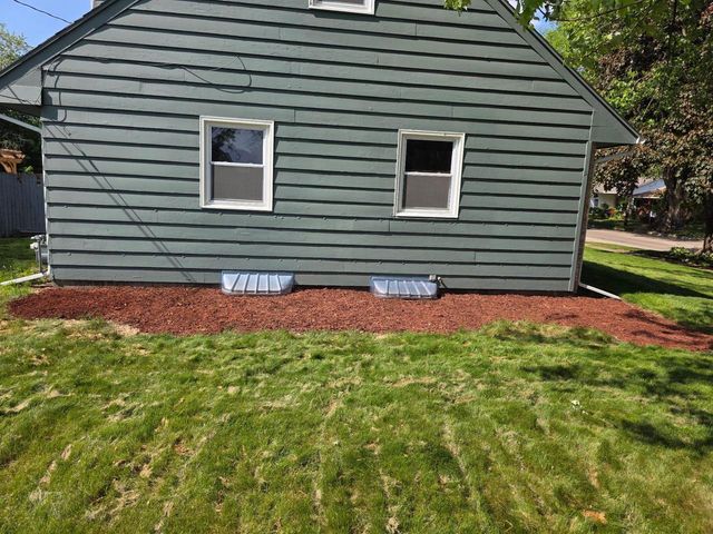 52 S Randall Avenue, Janesville, WI 53545