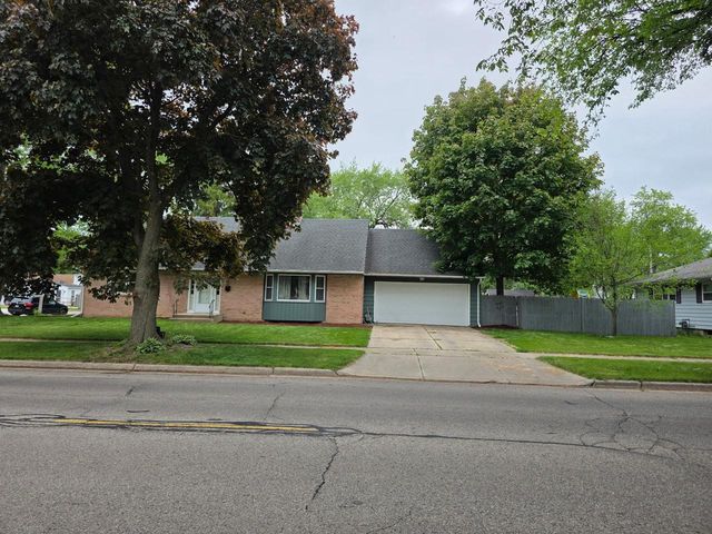 52 S Randall Avenue, Janesville, WI 53545