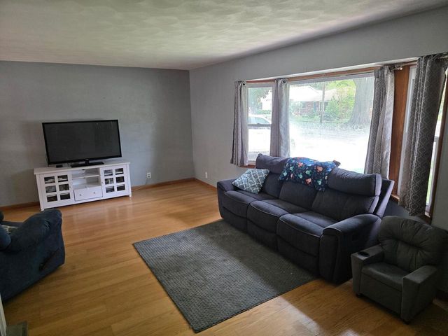 52 S Randall Avenue, Janesville, WI 53545