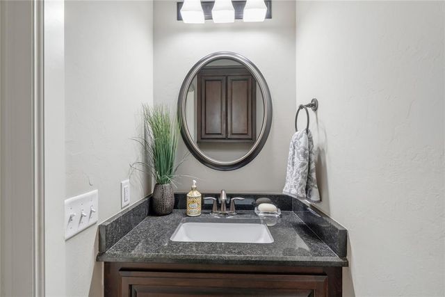 905 NW 189th Circle, Edmond, OK 73012