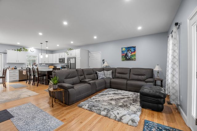 85 Waterhouse Rd, Bourne, MA 02532