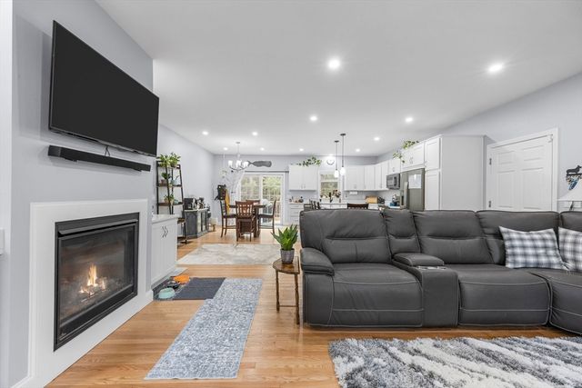 85 Waterhouse Rd, Bourne, MA 02532