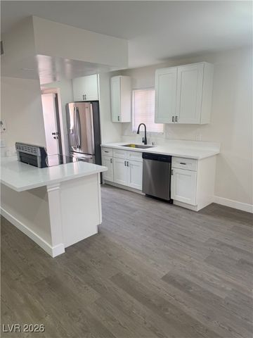 5248 Greene Lane B, Las Vegas, NV 89119