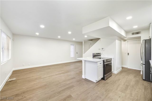 5248 Greene Lane B, Las Vegas, NV 89119