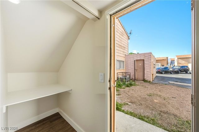 5248 Greene Lane B, Las Vegas, NV 89119
