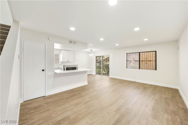 5248 Greene Lane B, Las Vegas, NV 89119