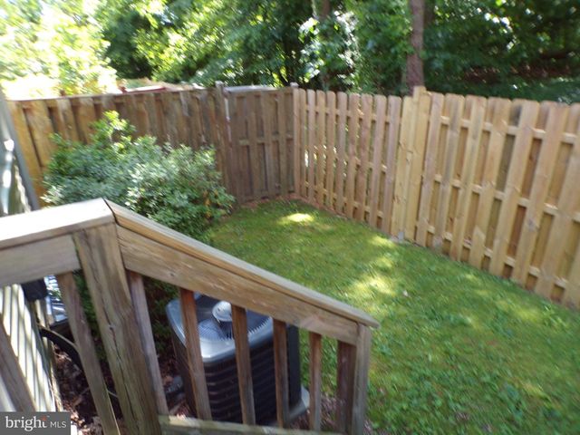 8305 RIDGE CROSSING LN, Springfield, VA 22152
