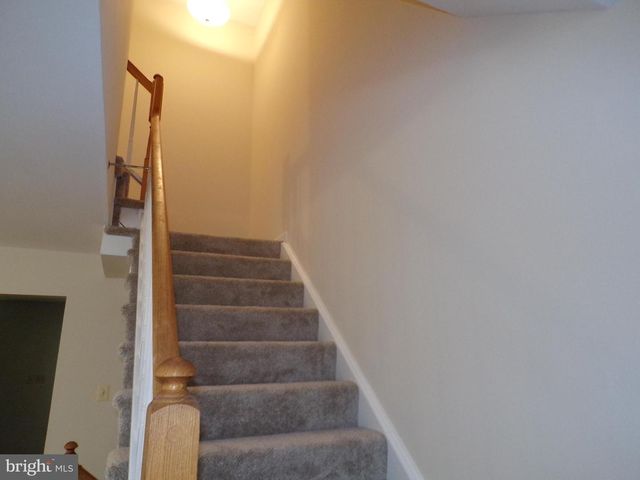 8305 RIDGE CROSSING LN, Springfield, VA 22152