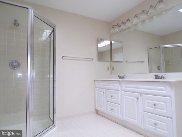 8305 RIDGE CROSSING LN, Springfield, VA 22152