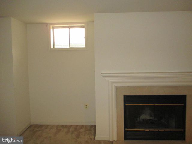 8305 RIDGE CROSSING LN, Springfield, VA 22152