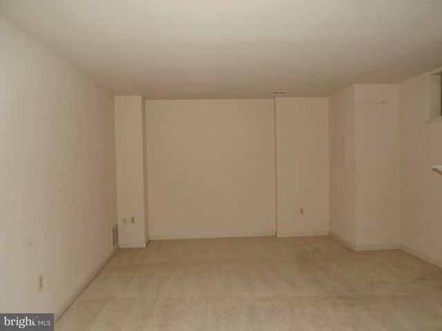 8305 RIDGE CROSSING LN, Springfield, VA 22152