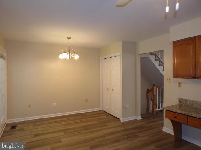 8305 RIDGE CROSSING LN, Springfield, VA 22152