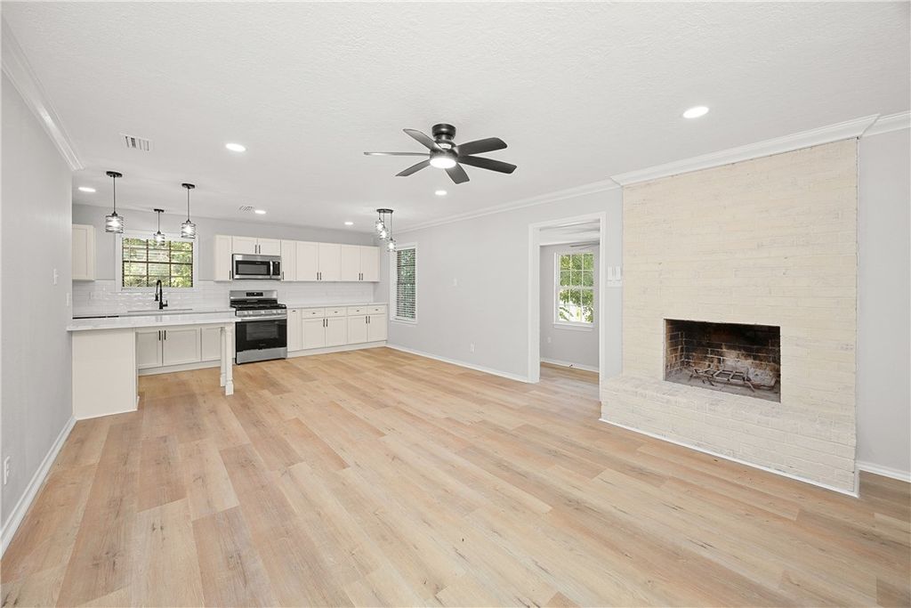 1803 South Park Street, Brenham, TX 77833 — photo 2