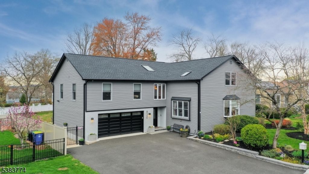 820 Rhine Blvd, Raritan Boro, NJ 08869