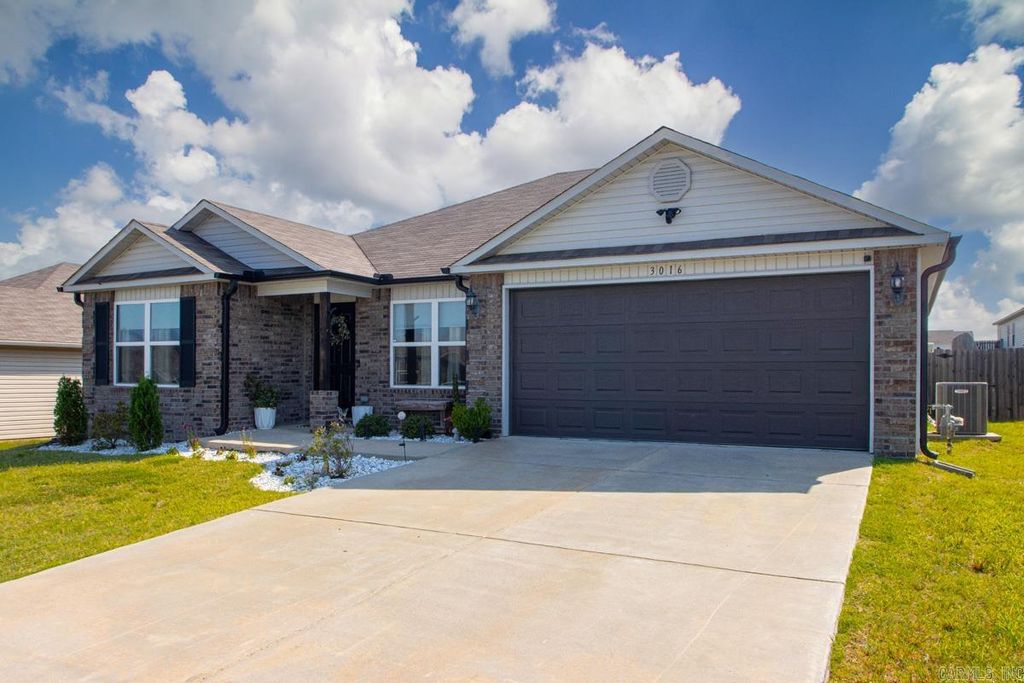 3016 Emerald Park Trail, Bauxite, AR 72011