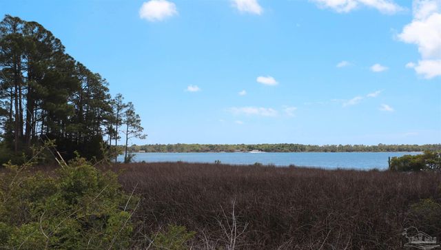 1401 Bayou Grande Blvd, Pensacola, FL 32507