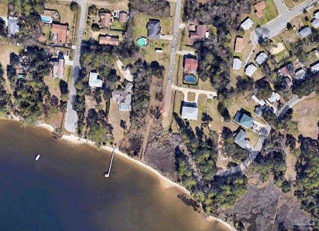1401 Bayou Grande Blvd, Pensacola, FL 32507