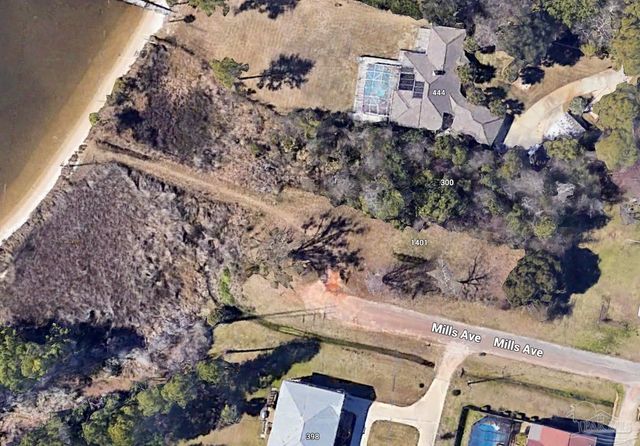 1401 Bayou Grande Blvd, Pensacola, FL 32507