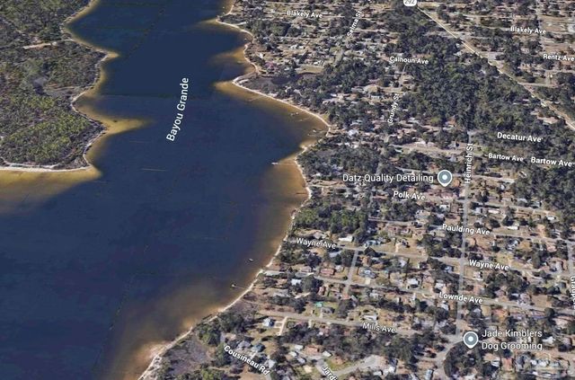 1401 Bayou Grande Blvd, Pensacola, FL 32507