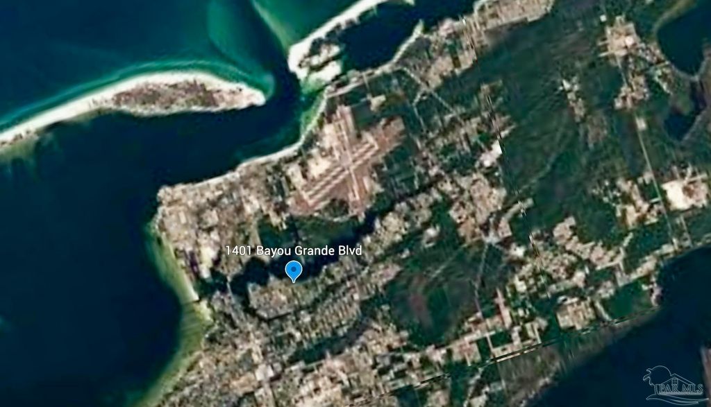 1401 Bayou Grande Blvd, Pensacola, FL 32507