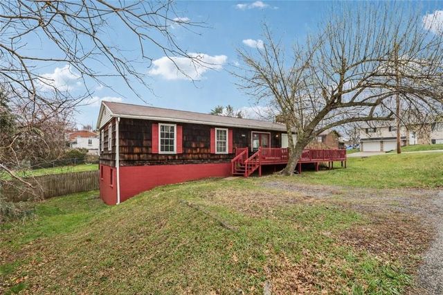 2715 Myrtle Dr, Lower Burrell, PA 15068