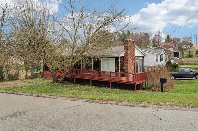 2715 Myrtle Dr, Lower Burrell, PA 15068