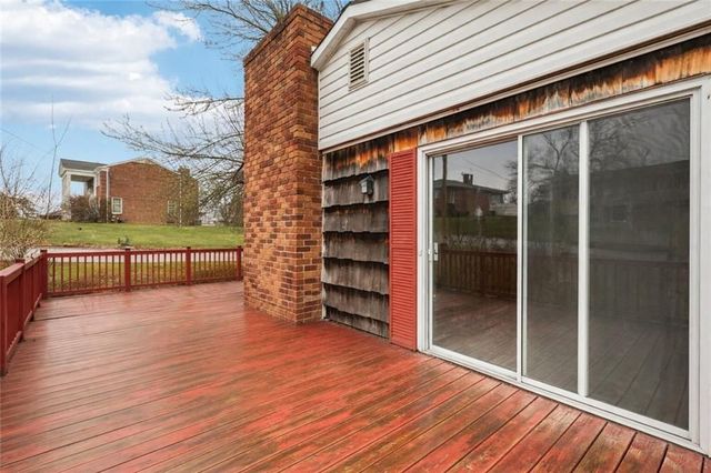 2715 Myrtle Dr, Lower Burrell, PA 15068
