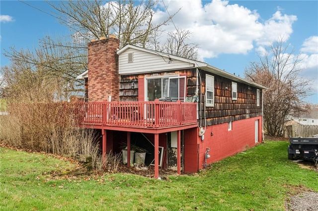 2715 Myrtle Dr, Lower Burrell, PA 15068