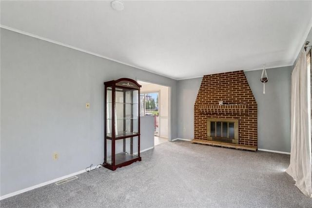 2715 Myrtle Dr, Lower Burrell, PA 15068