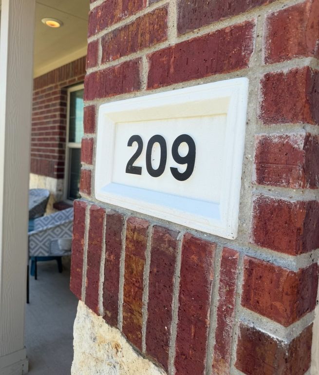 209 Wishbone Lane, Fort Worth, TX 76052
