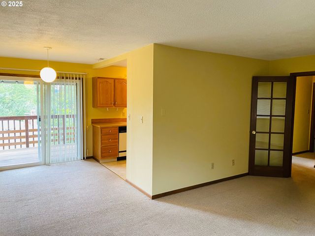 4134 Se WASHINGTON St, Milwaukie, OR 97222