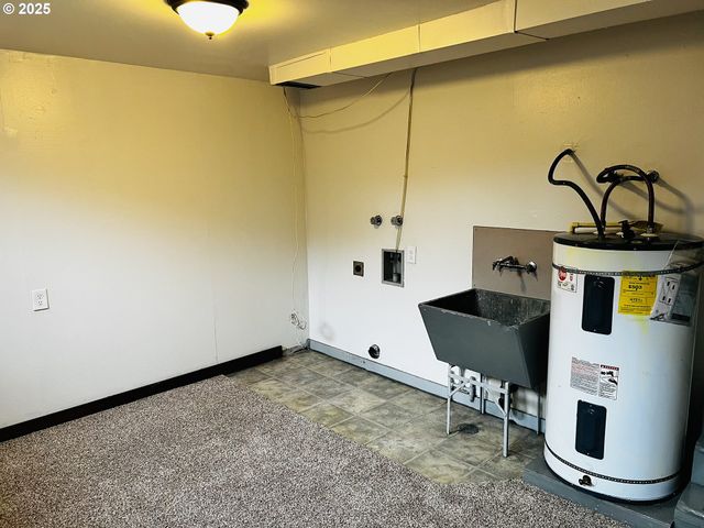 4134 Se WASHINGTON St, Milwaukie, OR 97222